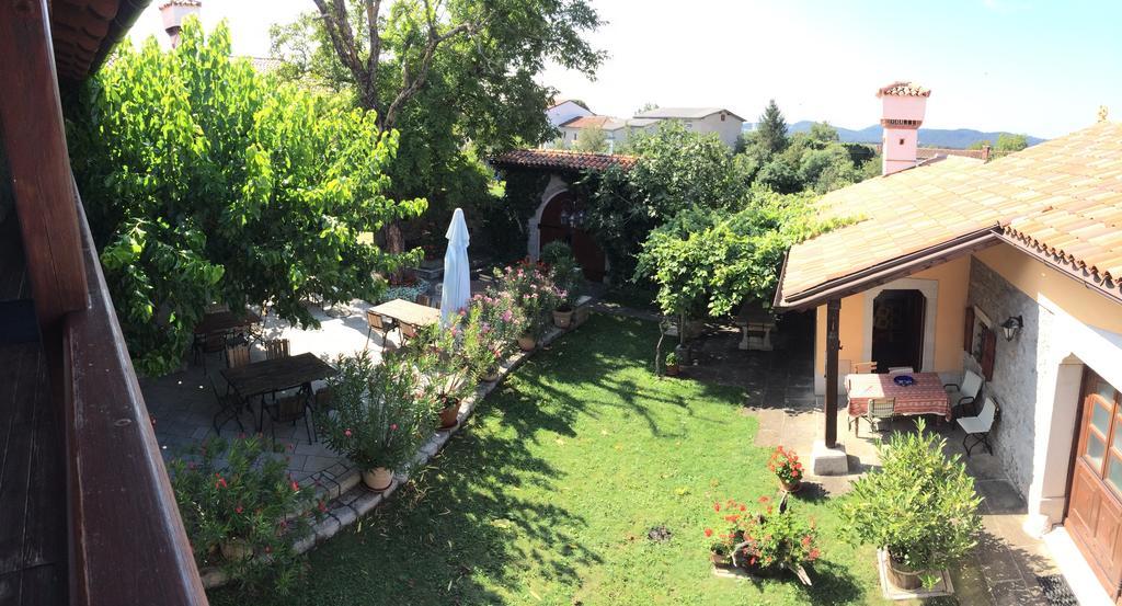 Guesthouse Domacija Sajna Sežana Zewnętrze zdjęcie