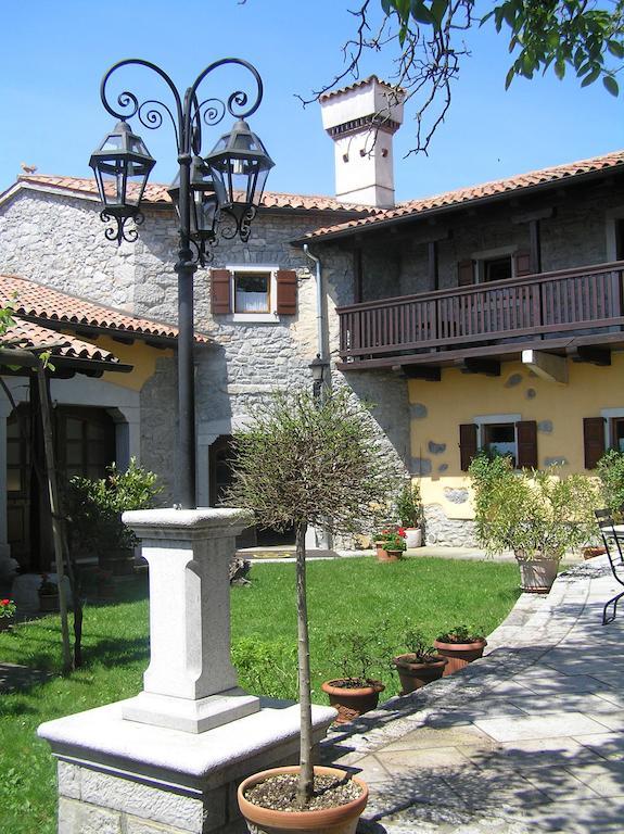Guesthouse Domacija Sajna Sežana Zewnętrze zdjęcie